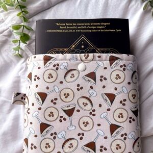 HANDMADE ⋆ Book Sleeve ⋆ Espresso Martini